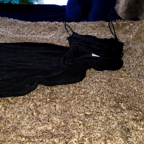 🖤Backless Silhouette🖤 - Picture 3 of 8